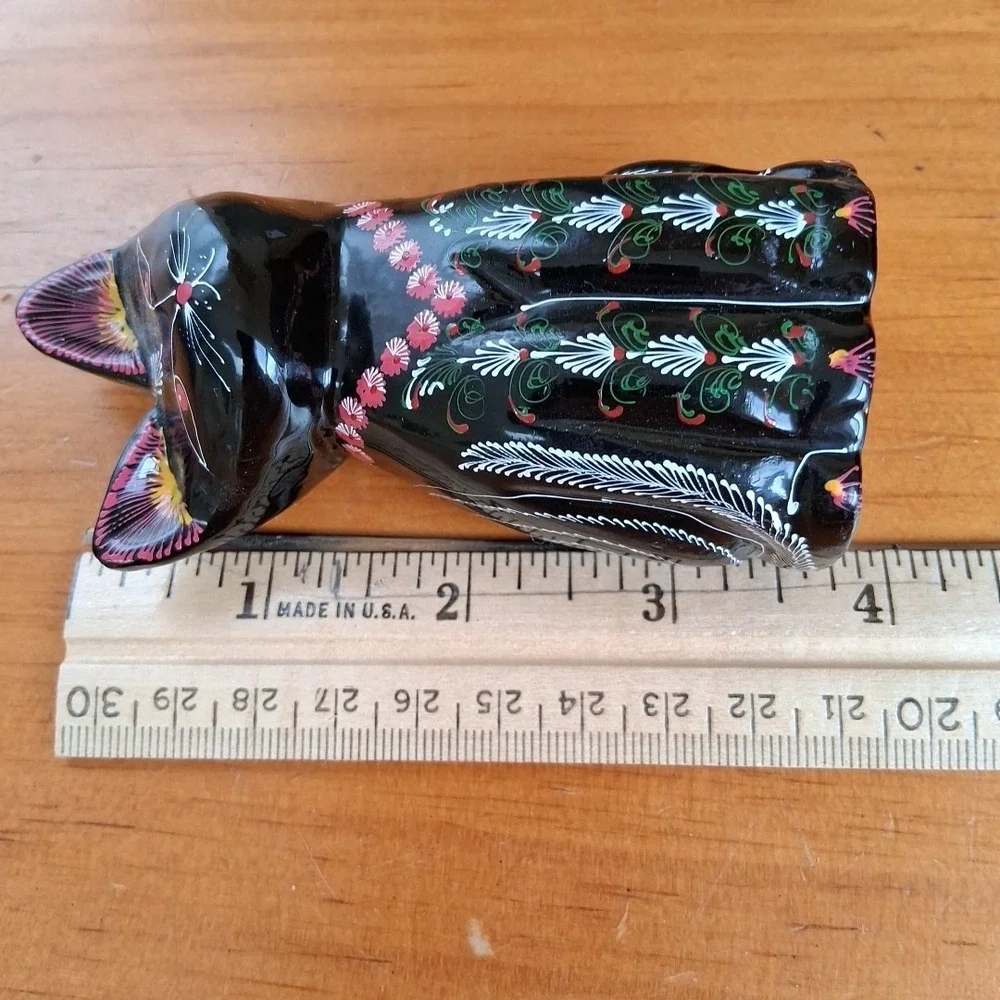 Set Of 3 Wood Carved Handpainted Cats. Vintage. Thailand.